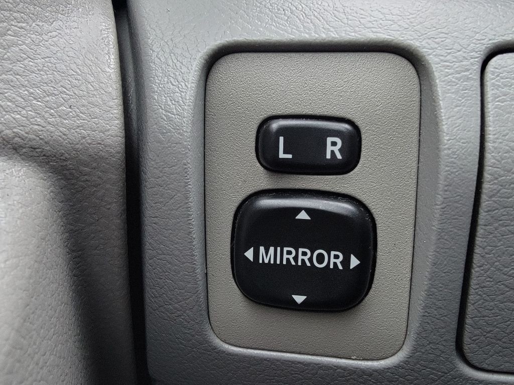 2009 Toyota Camry Image 18