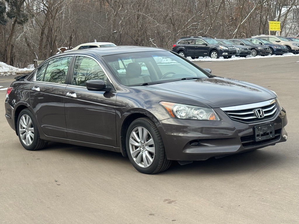 2011 Honda Accord Image 2