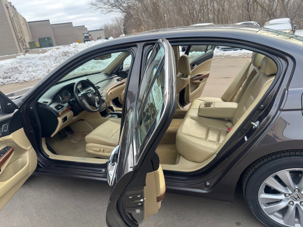 2011 Honda Accord Image 8