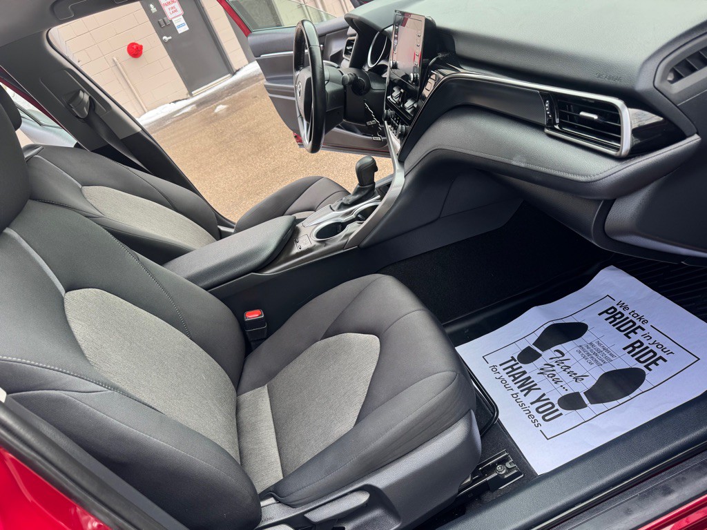 2021 Toyota Camry Image 8