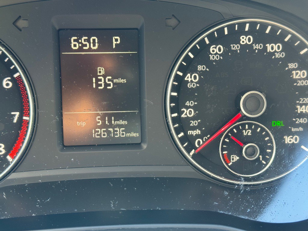 2014 Volkswagen Passat Image 2