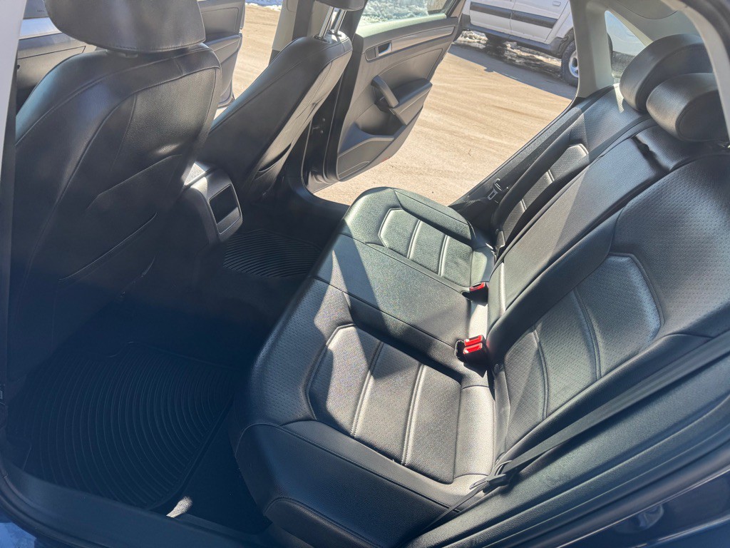 2014 Volkswagen Passat Image 14