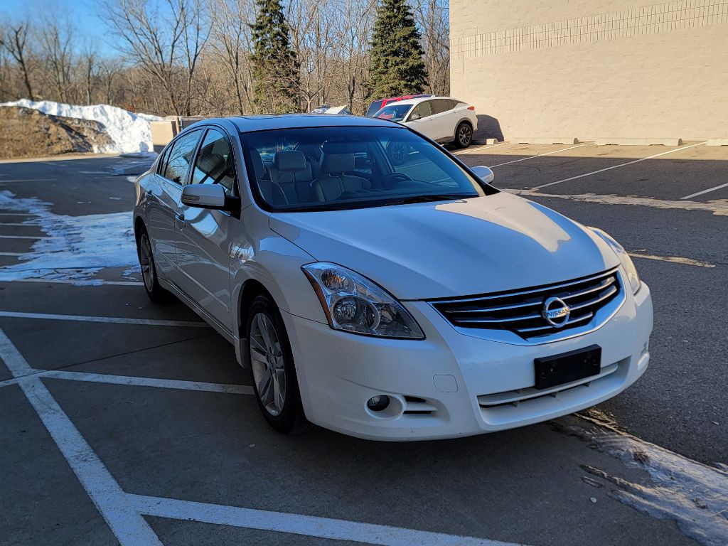 2010 Nissan Altima Image 2