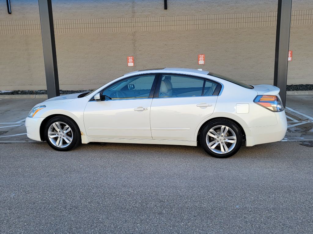 2010 Nissan Altima Image 4