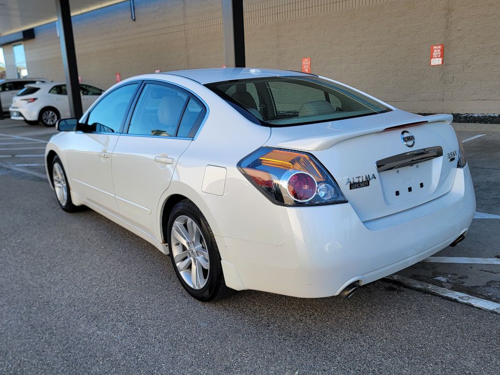 2010 Nissan Altima Image 7