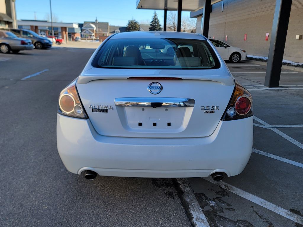 2010 Nissan Altima Image 8