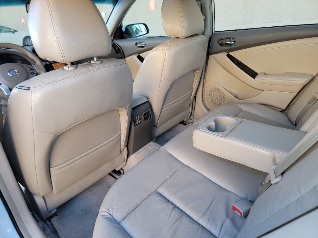 2010 Nissan Altima Image 11