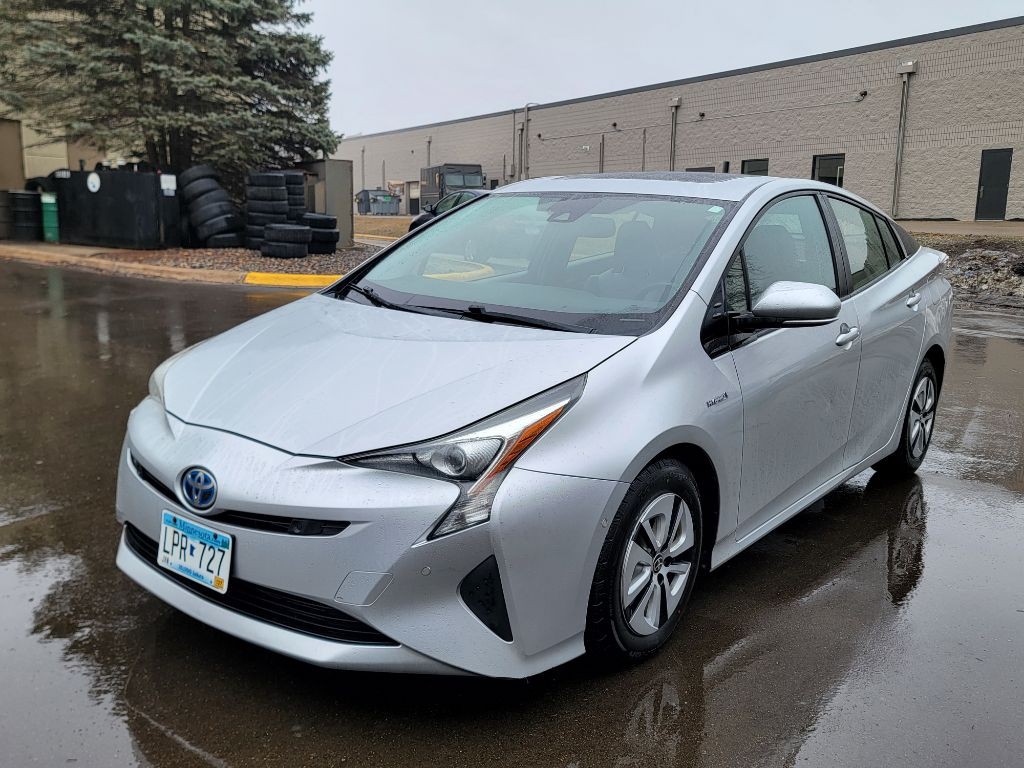 2017 Toyota Prius Image 1