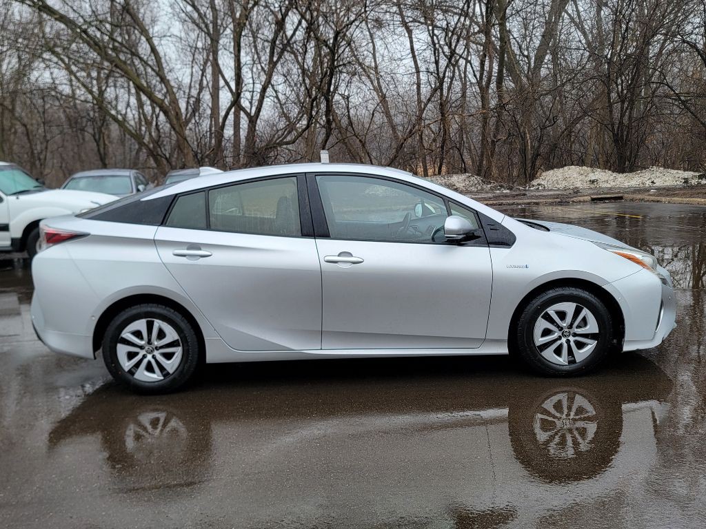 2017 Toyota Prius Image 4