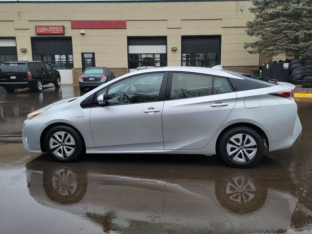 2017 Toyota Prius Image 5