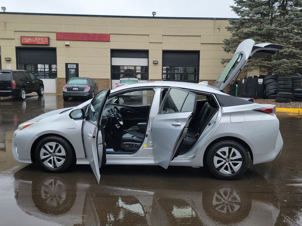 2017 Toyota Prius Image 9