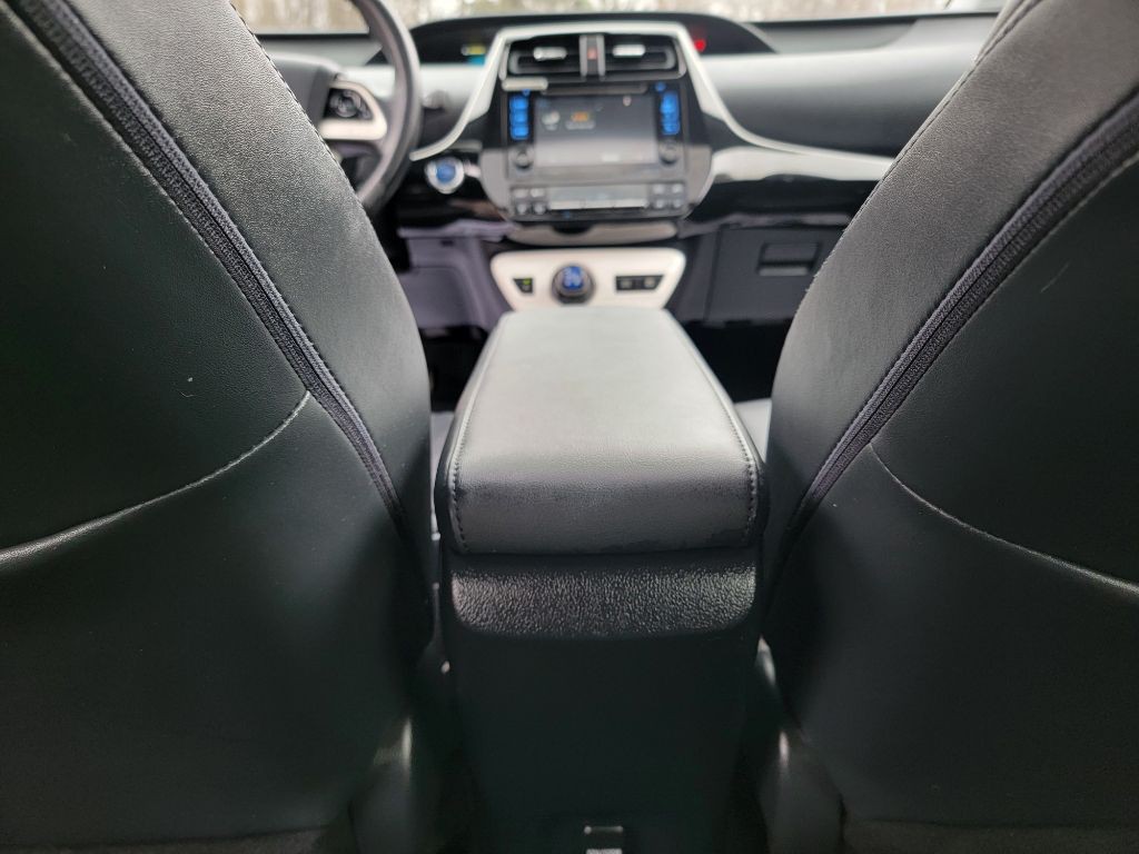 2017 Toyota Prius Image 12