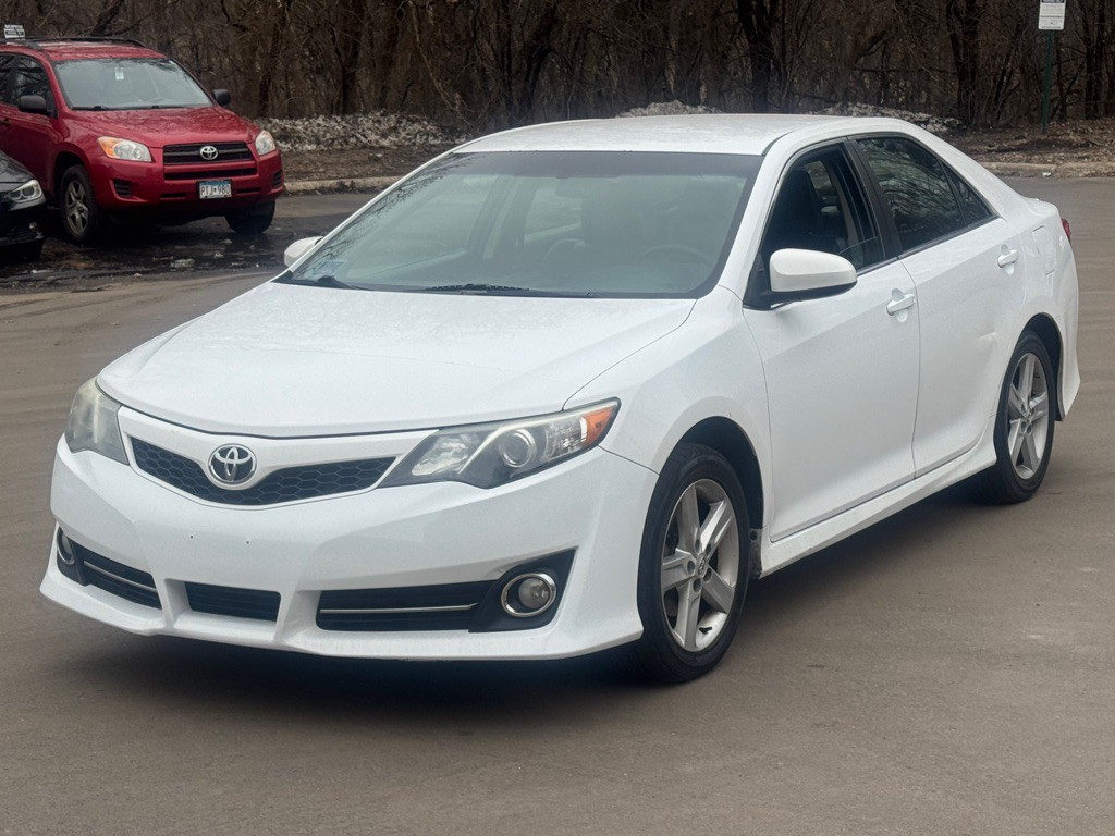 2012 Toyota Camry Image 1