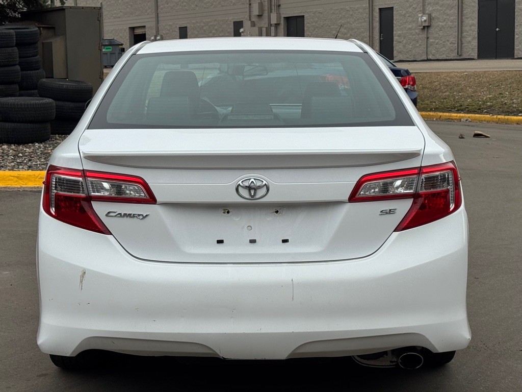 2012 Toyota Camry Image 4