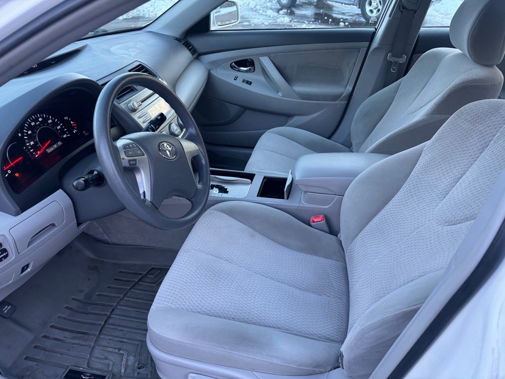 2010 Toyota Camry Image 6