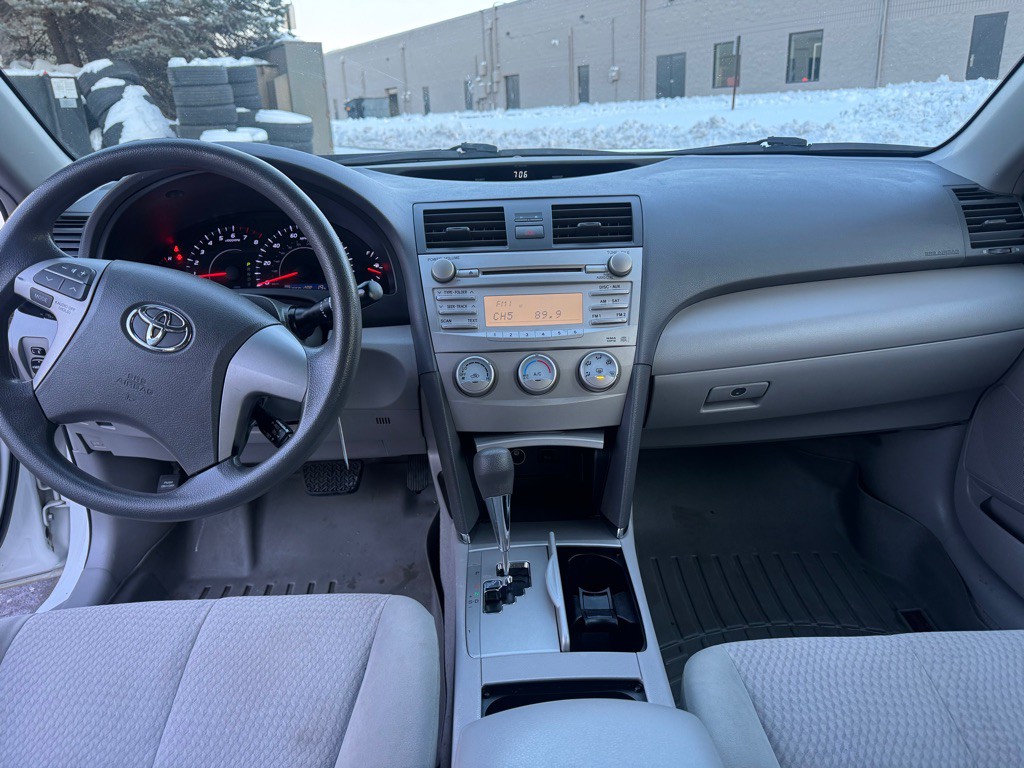 2010 Toyota Camry Image 9