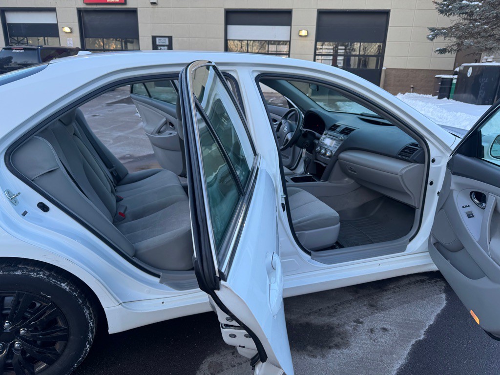 2010 Toyota Camry Image 10