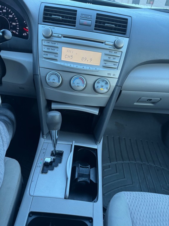 2010 Toyota Camry Image 11