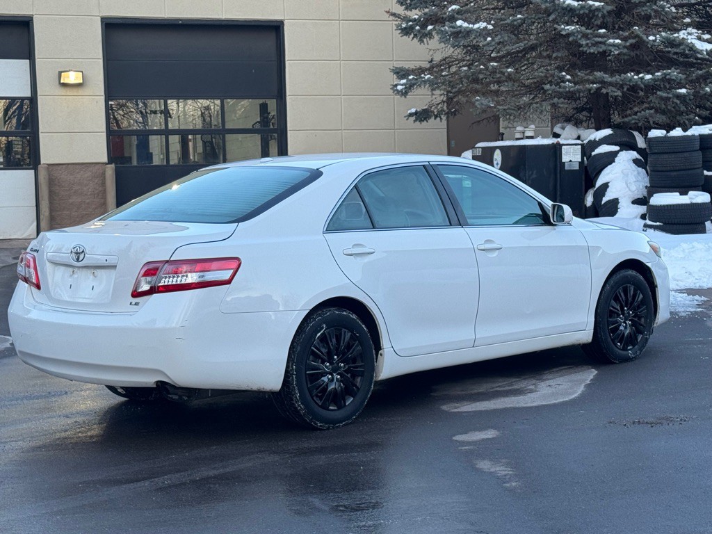 2010 Toyota Camry Image 12