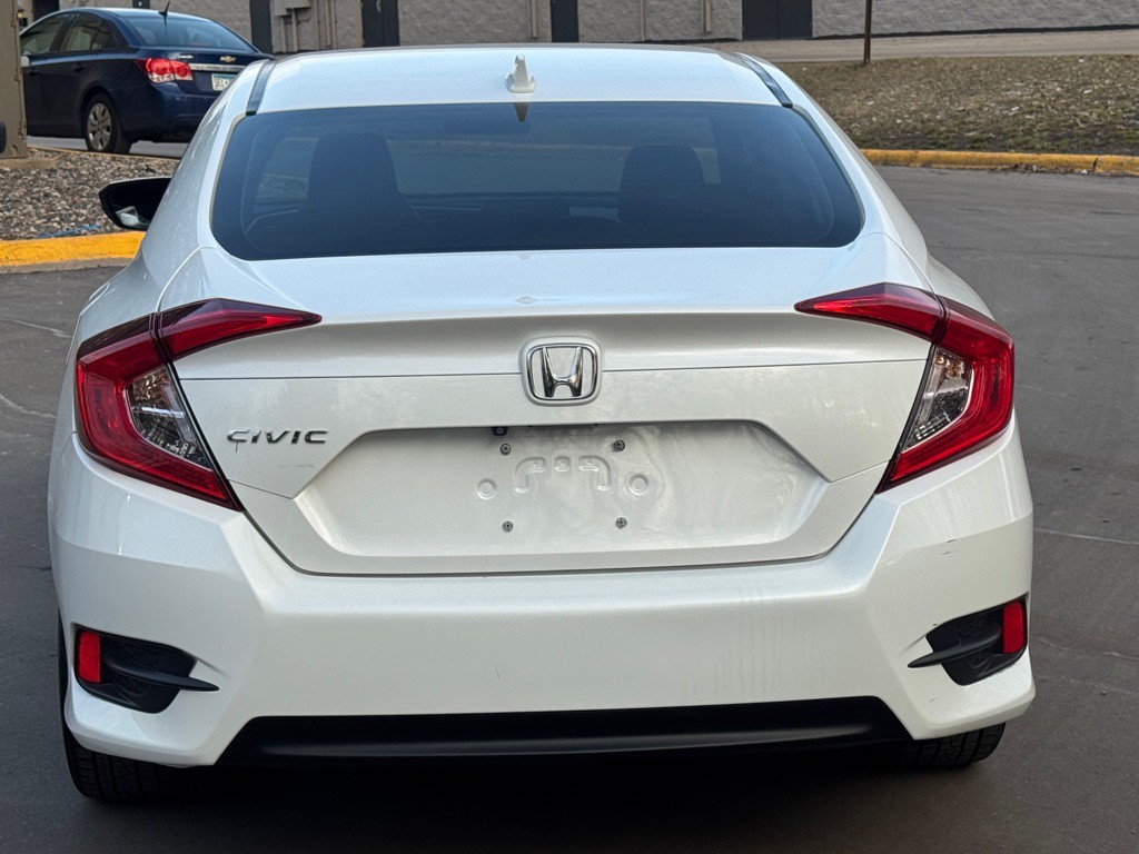 2017 Honda Civic Image 6
