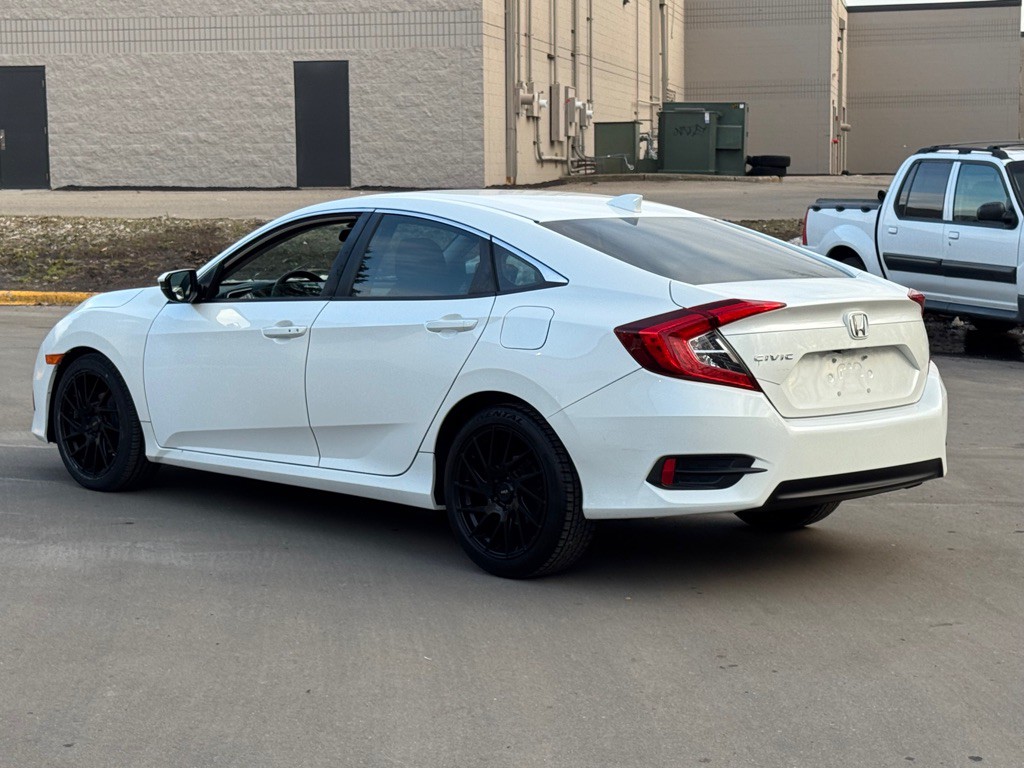 2017 Honda Civic Image 8