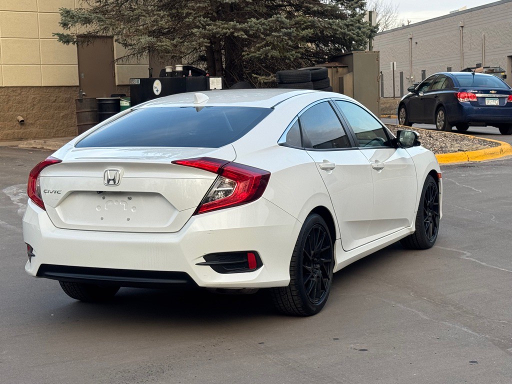 2017 Honda Civic Image 14
