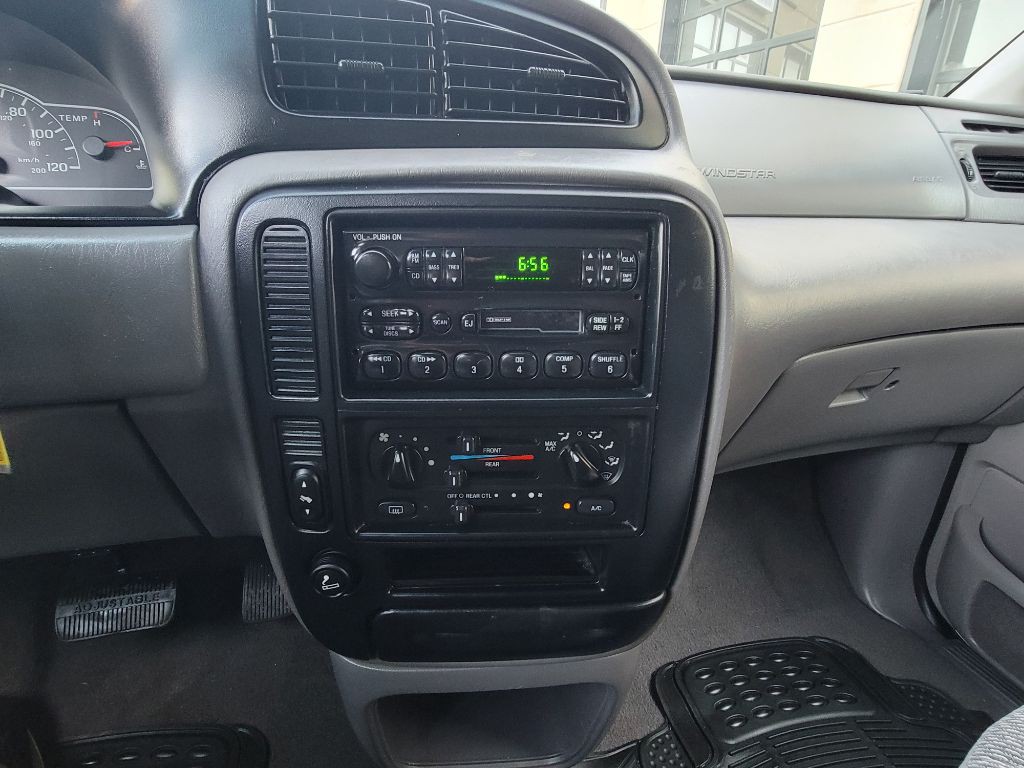 2001 Ford Windstar Image 20