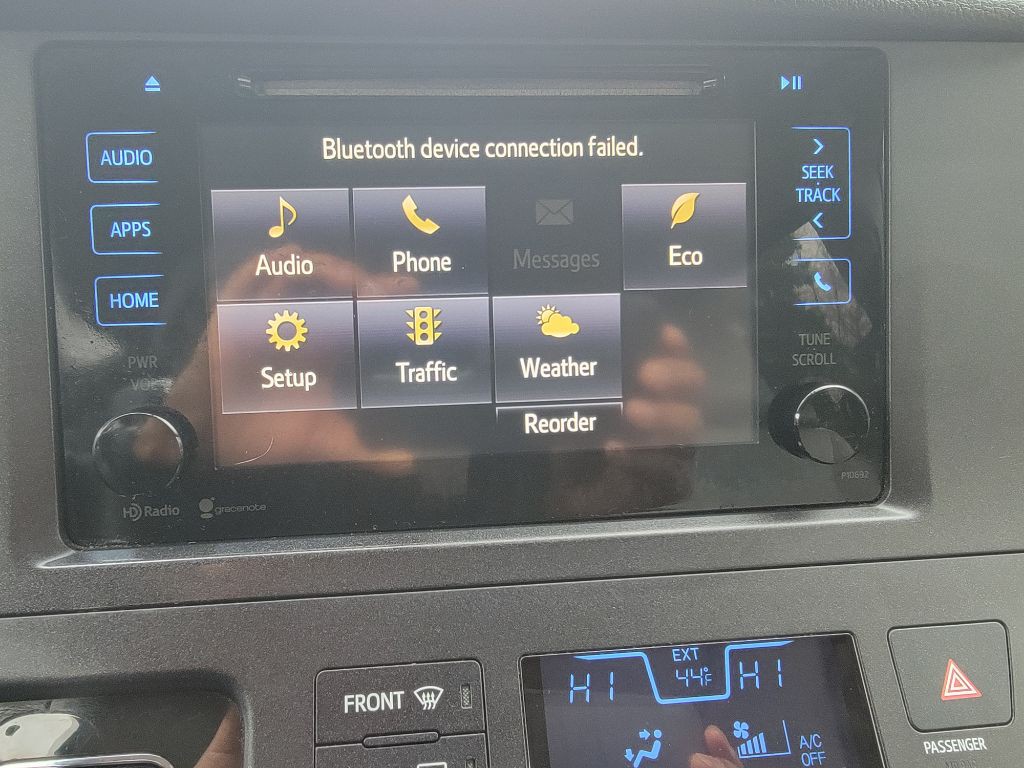 2015 Toyota Sienna Image 19