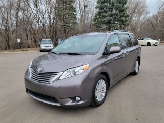 Image for 2015 Toyota Sienna XLE ID: 7322532