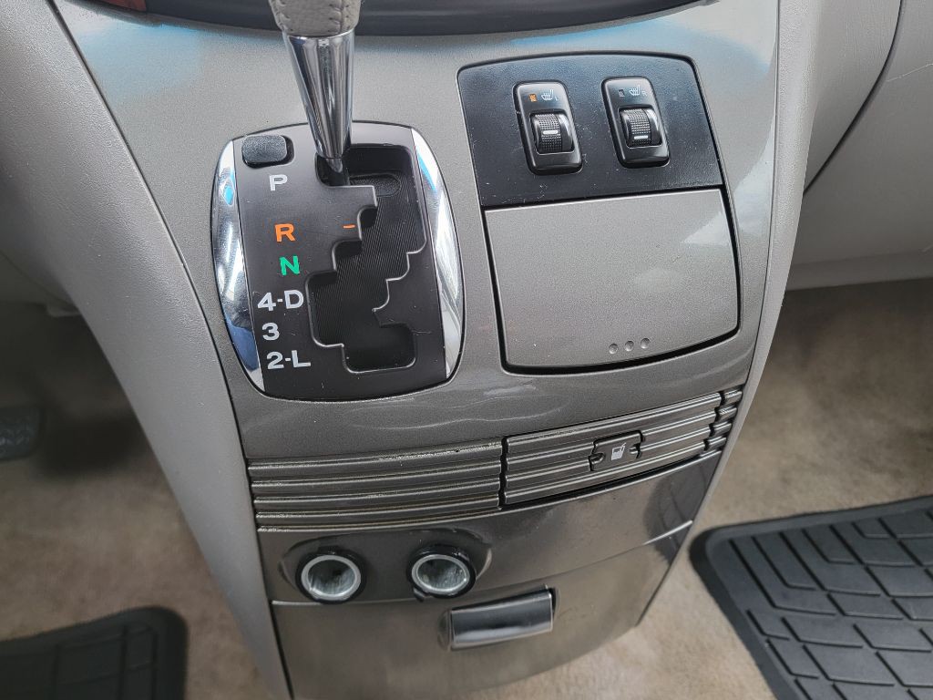 2010 Toyota Sienna Image 16
