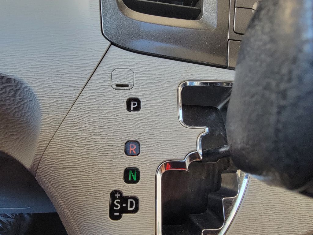 2011 Toyota Sienna Image 24