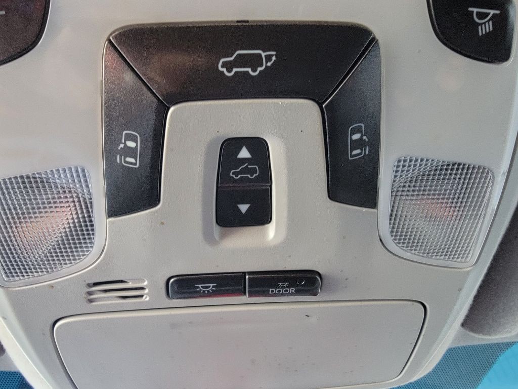 2011 Toyota Sienna Image 27