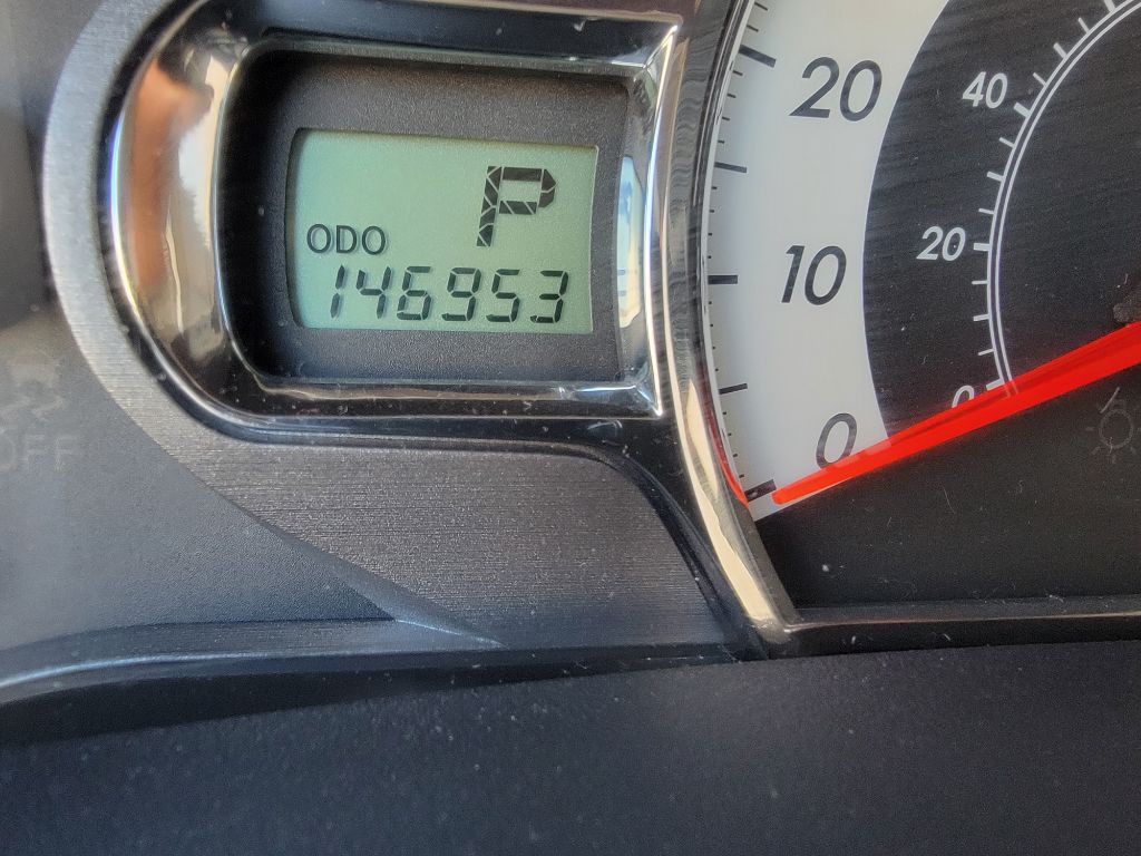 2011 Toyota Sienna Image 34