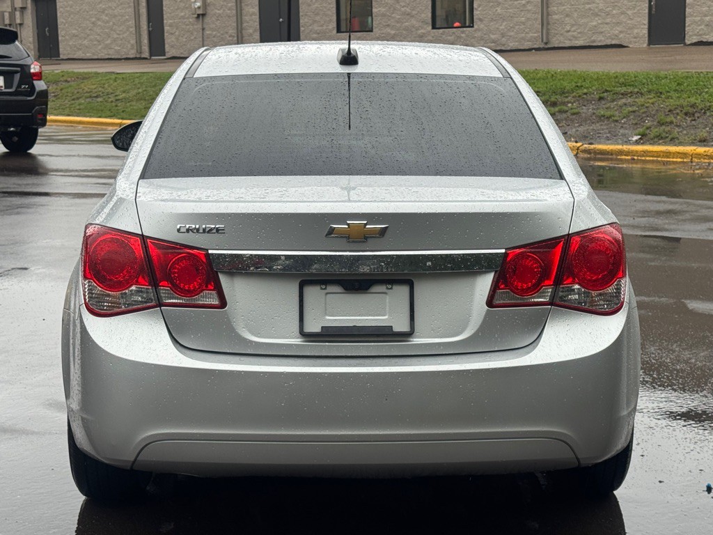 2015 Chevrolet Cruze Image 4