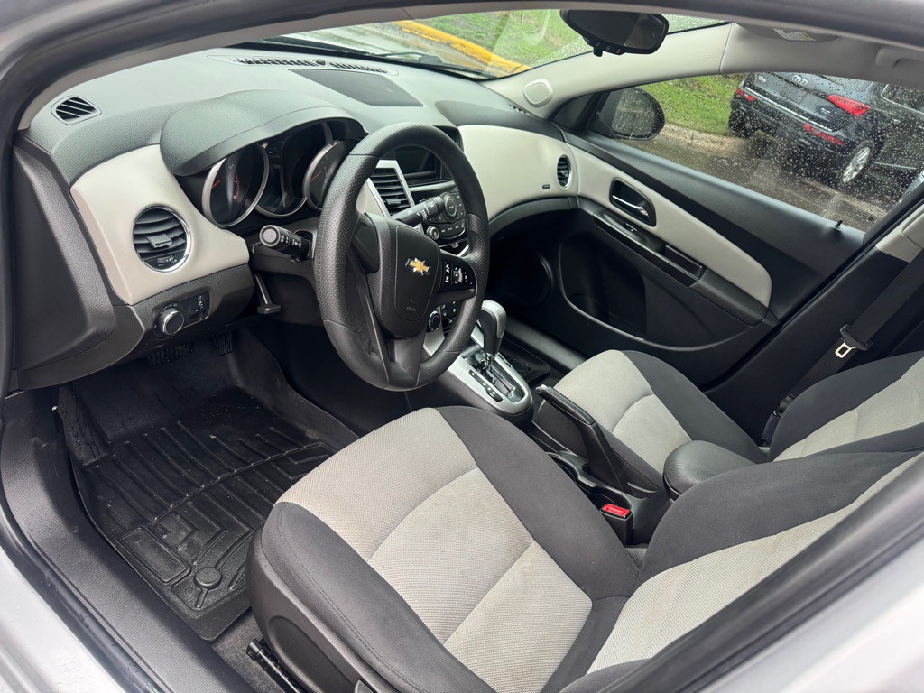 2015 Chevrolet Cruze Image 14