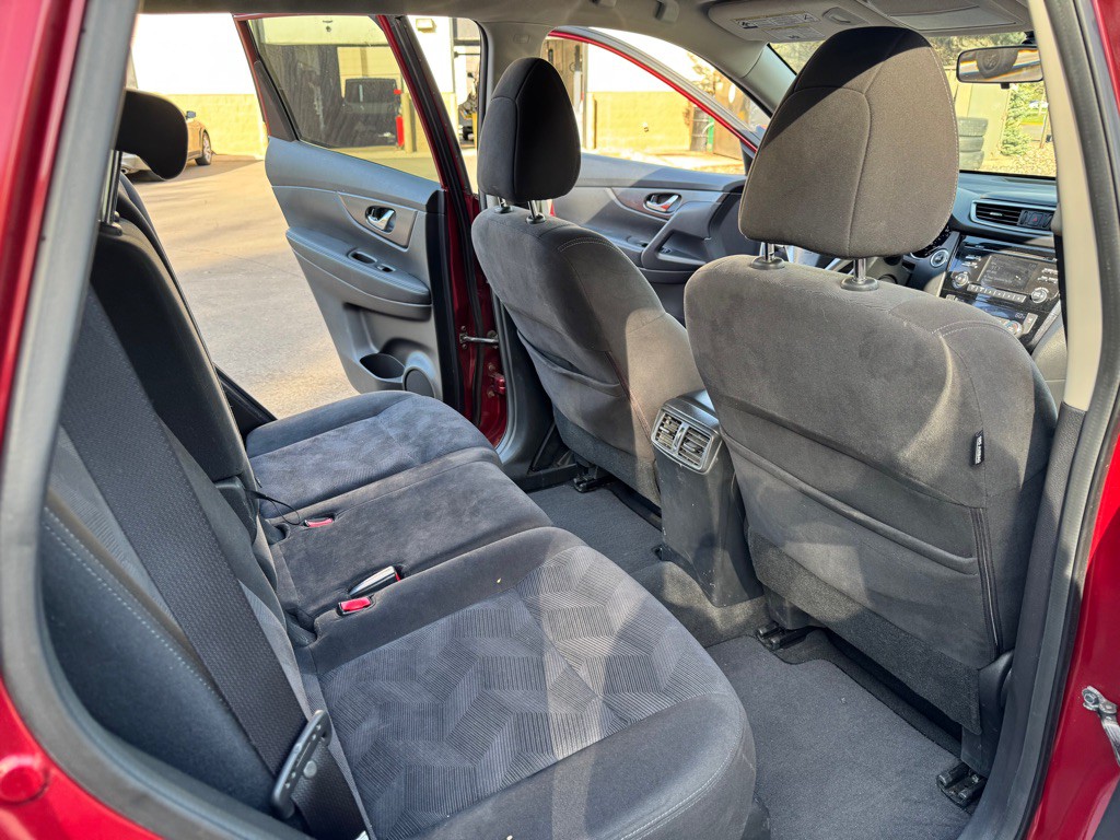 2015 Nissan Rogue Image 16