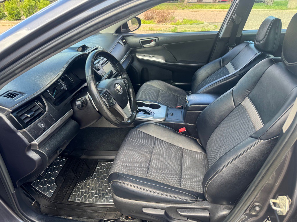 2014 Toyota Camry Image 6