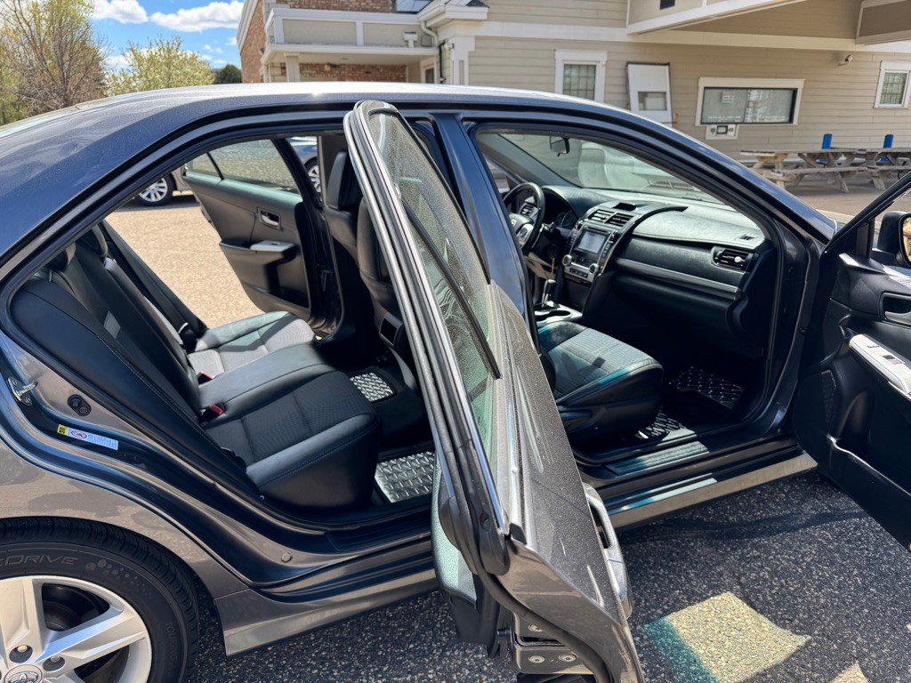 2014 Toyota Camry Image 8