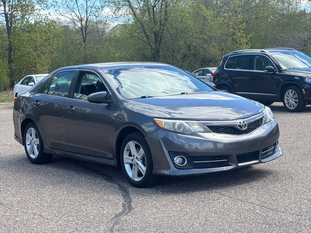 2014 Toyota Camry Image 9