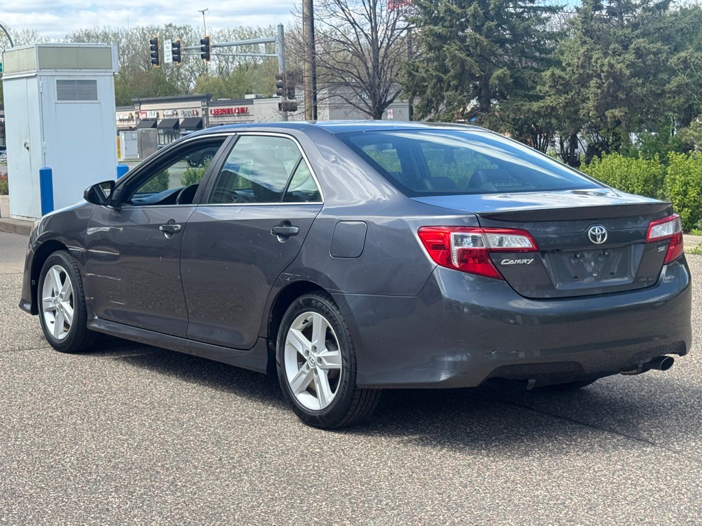 2014 Toyota Camry Image 10
