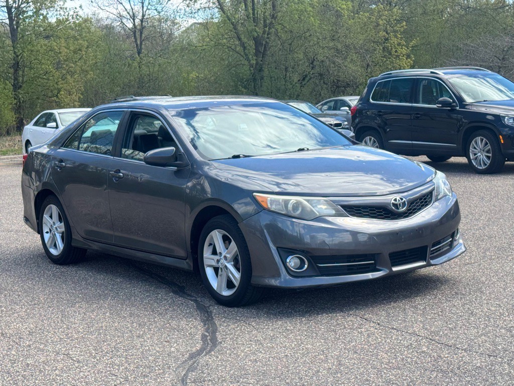 2014 Toyota Camry Image 11