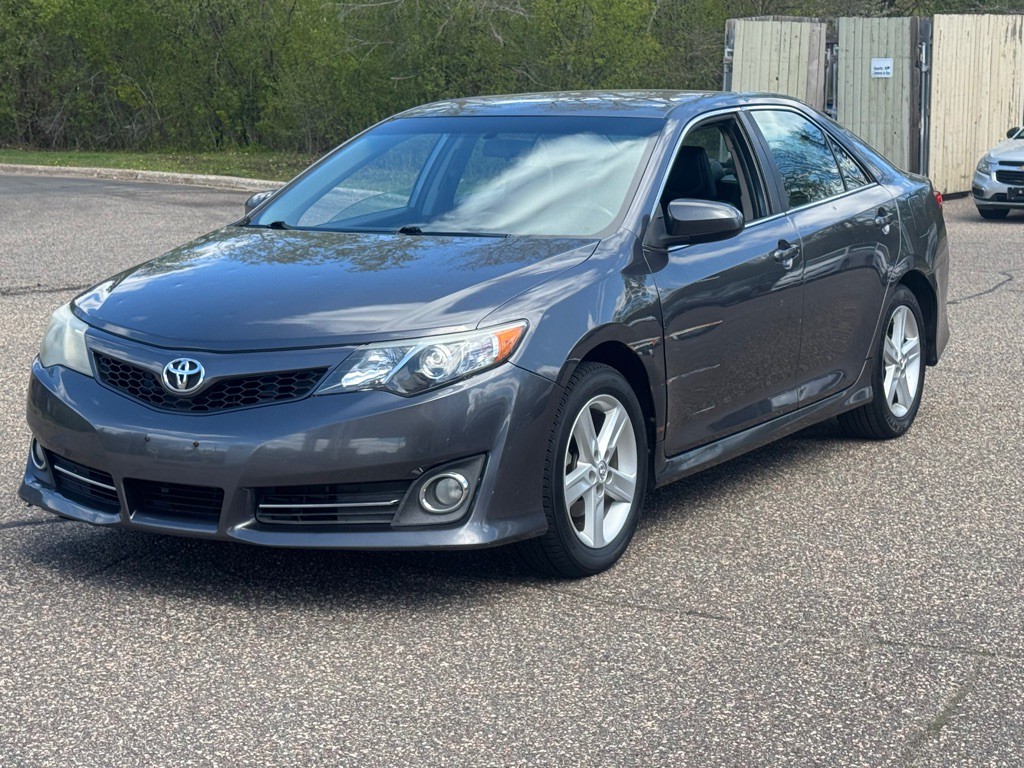 2014 Toyota Camry Image 18