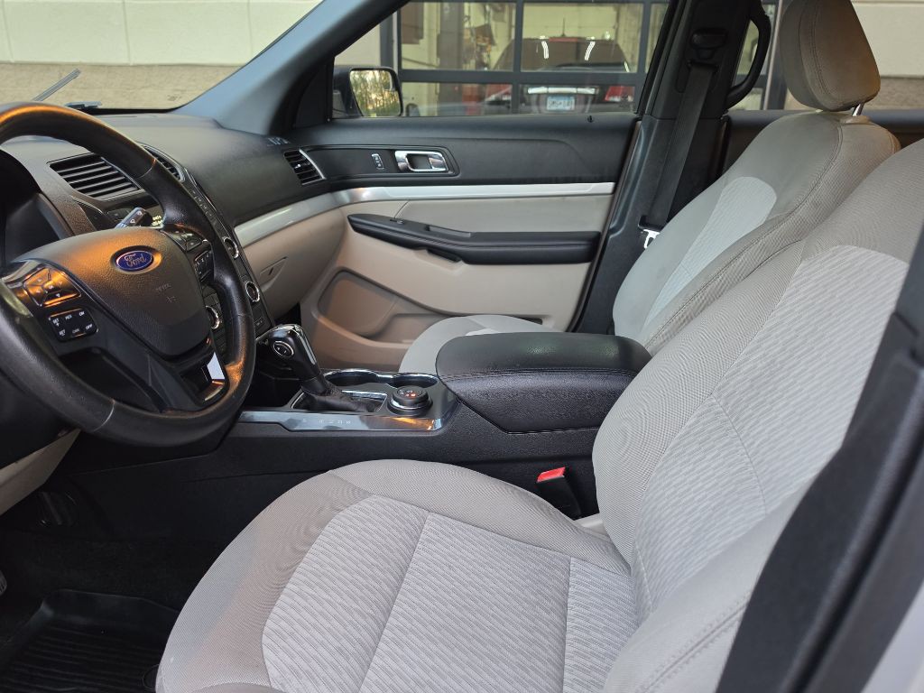 2018 Ford Explorer Image 16