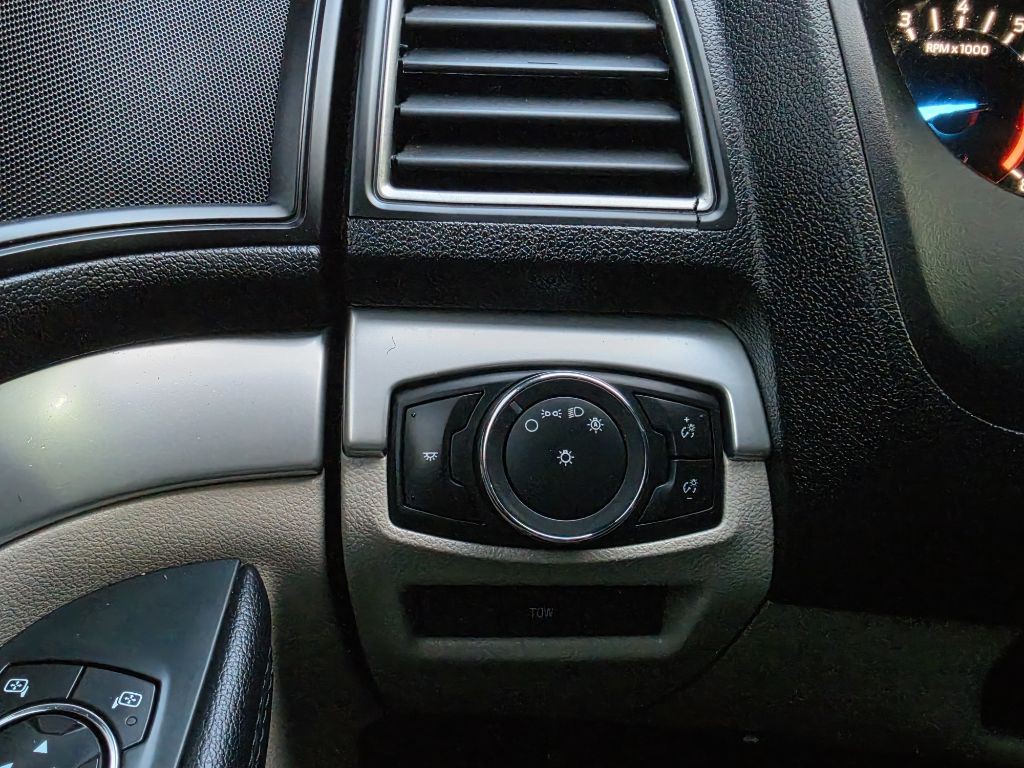 2018 Ford Explorer Image 23