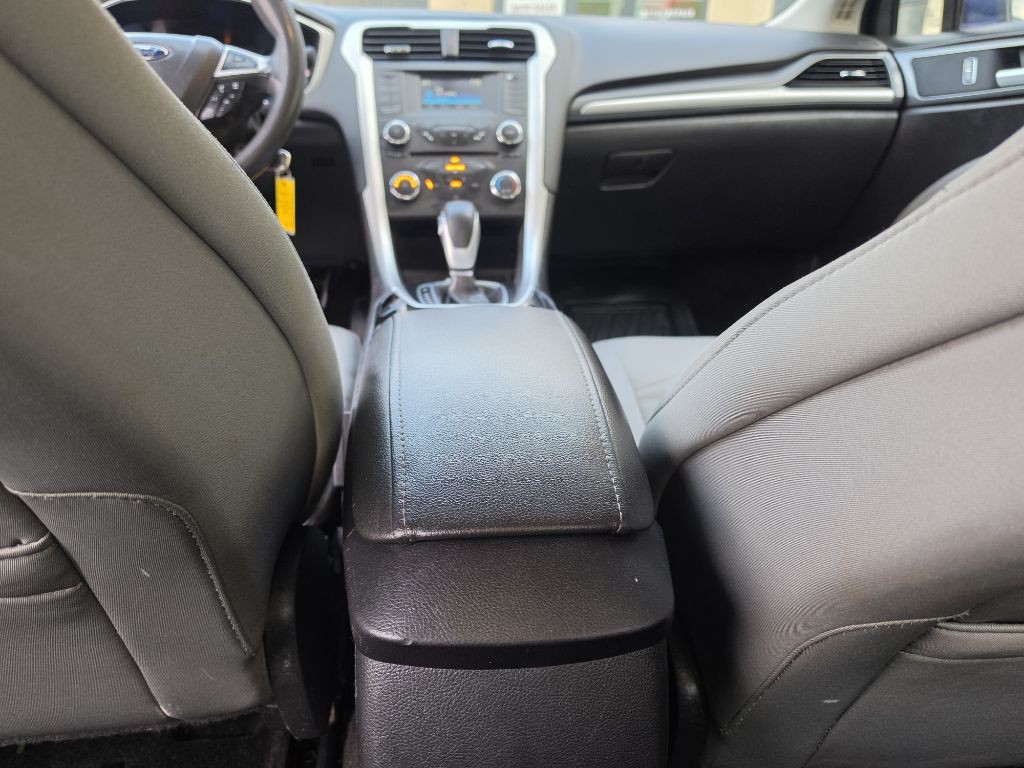 2015 Ford Fusion Image 10
