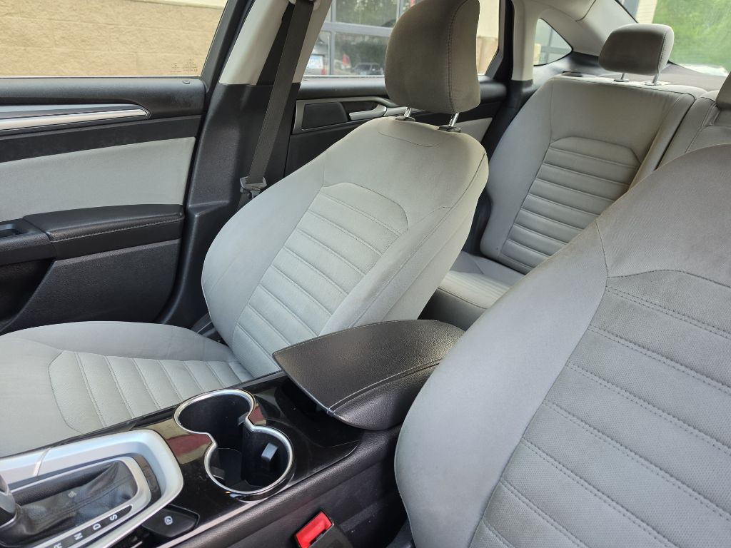 2015 Ford Fusion Image 12