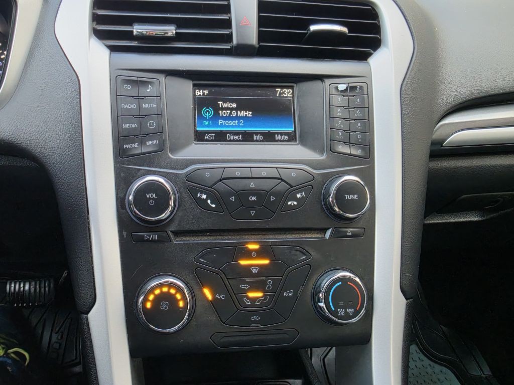 2015 Ford Fusion Image 17