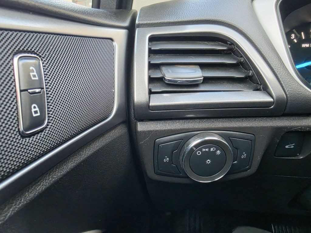 2015 Ford Fusion Image 18