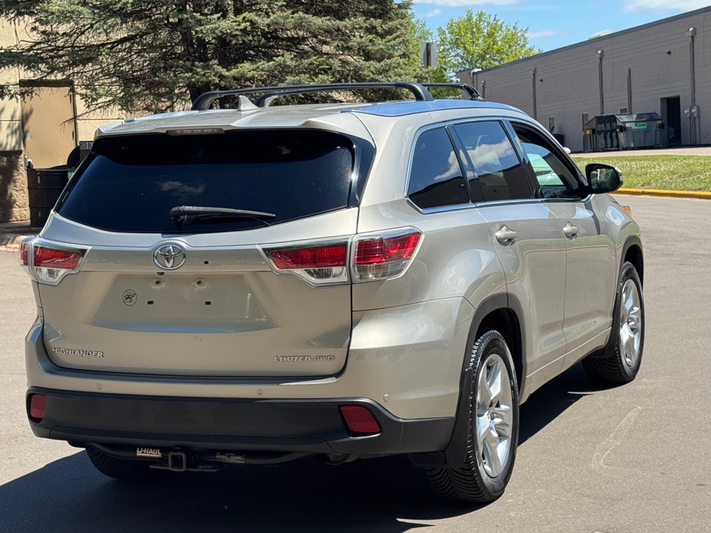 2016 Toyota Highlander Image 15
