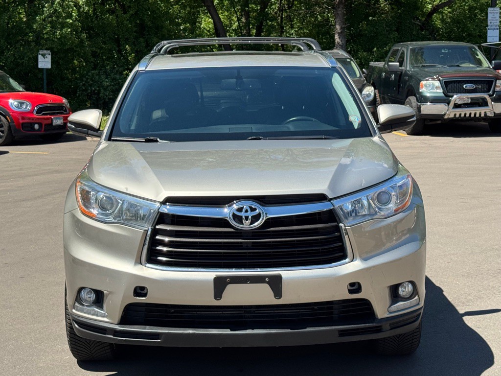 2016 Toyota Highlander Image 16